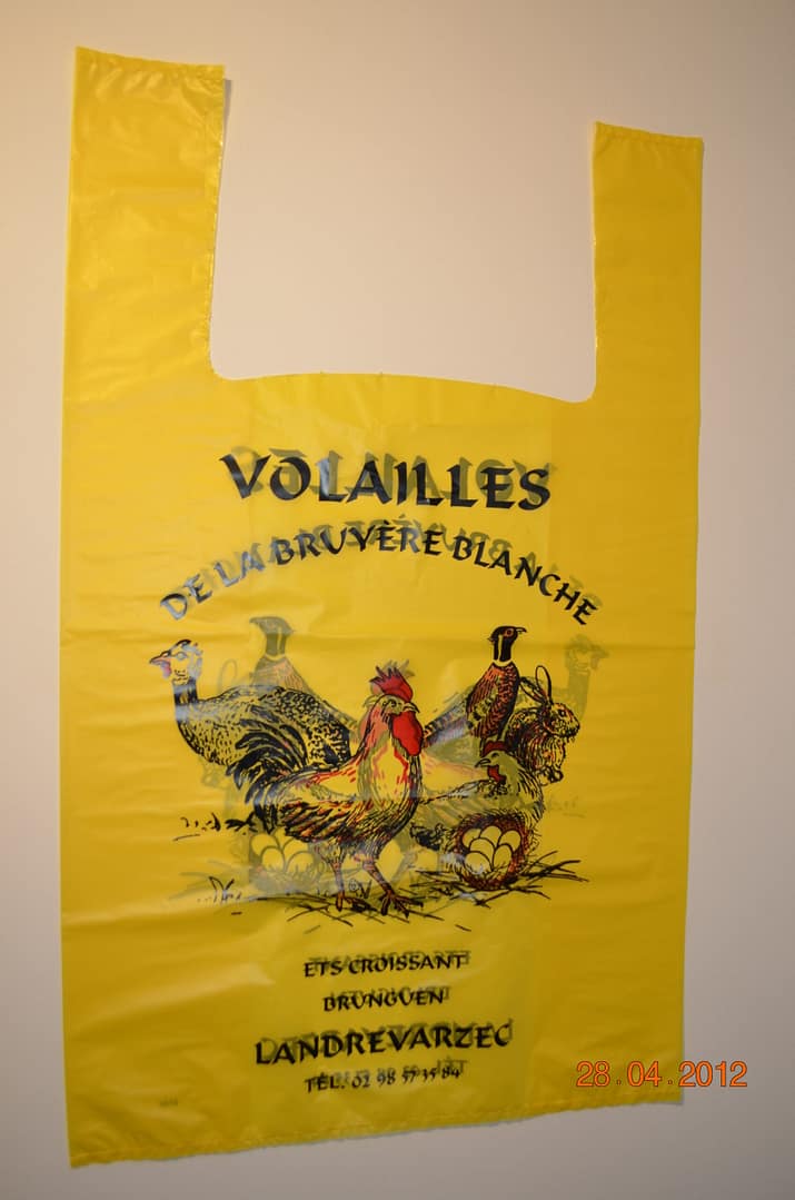 Sac bretelle gaine jaune PEHD 30 microns. Impression 2 couleur 30_ d_encrage.