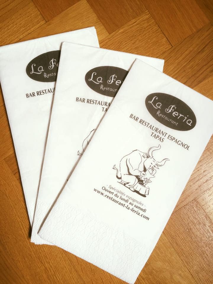 Serviette 40x40cm Airlaid 50grs. impression 1 couleur. pliage 1_8(2)