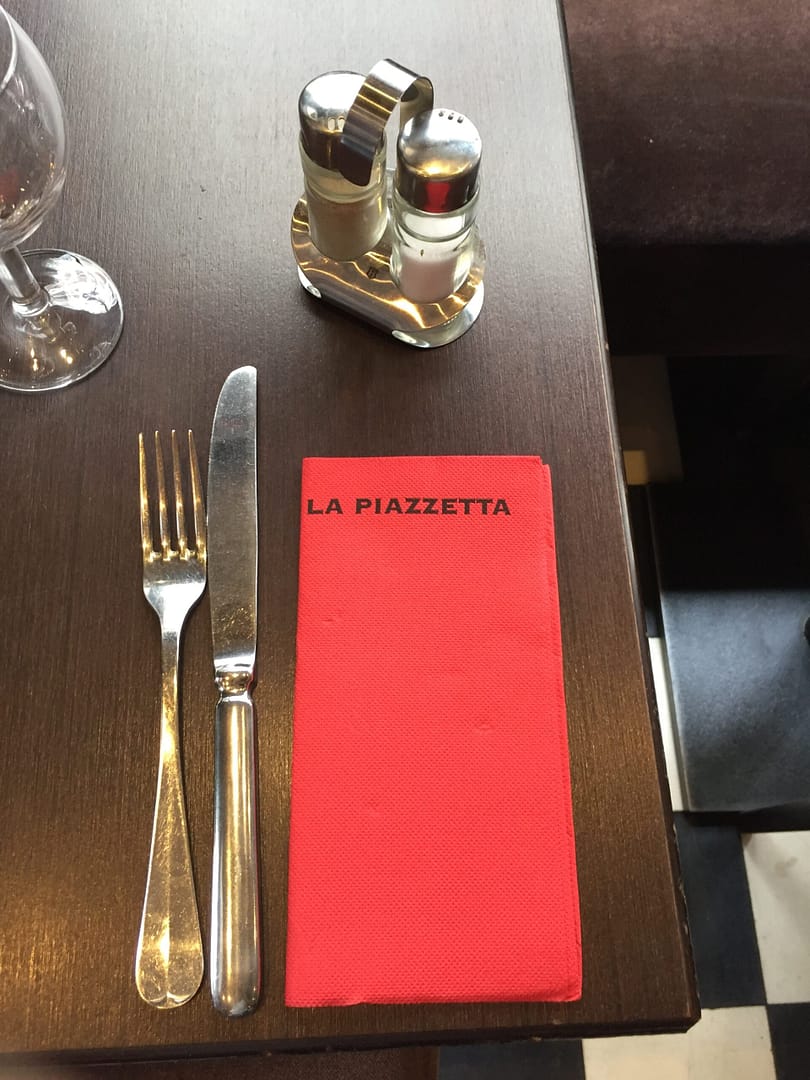 Serviette 40x40cm Pliage 1_8. Qualité double point. Impression 1 couleur